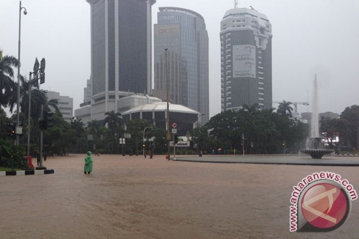 Balai Kota Jakarta tergenang akibat hujan deras