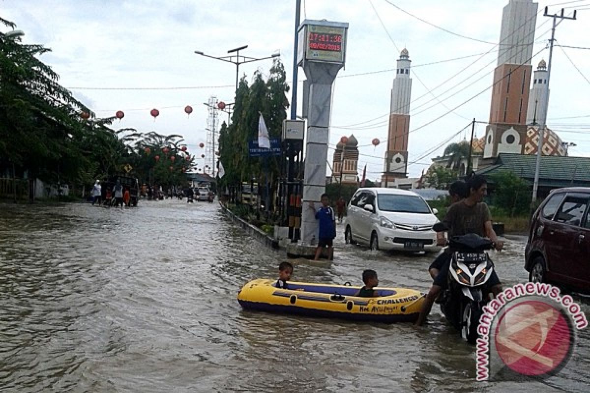 Banjir Bulungan Jadi Area Bermain