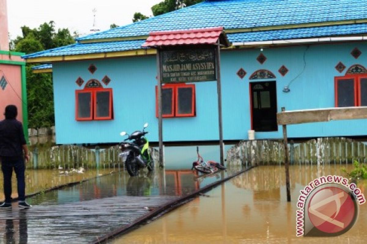 Warga Desa Santan Tengah Kukar Keluhkan Banjir