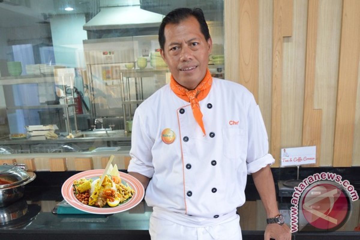 Nasi Campur Ayam Betutu Ala Kedewatan di Harris Hotel Raya Kuta Bali