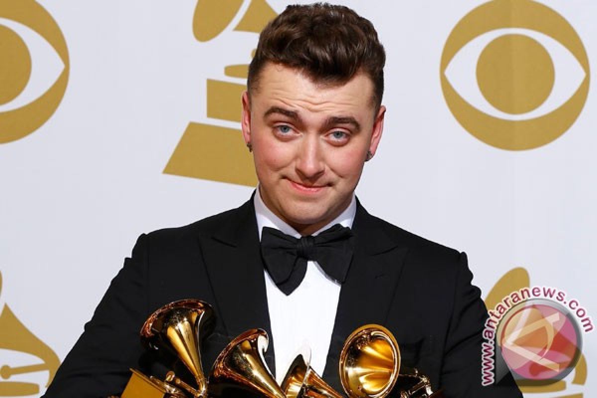 Sam Smith bantah nyanyikan lagu James Bond