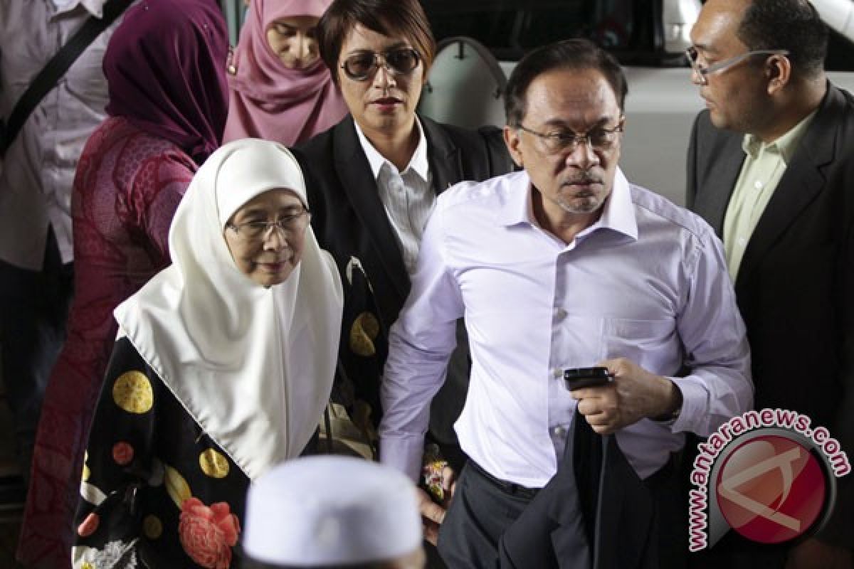 Sidang kasasi Anwar Ibrahim diwarnai unjuk rasa