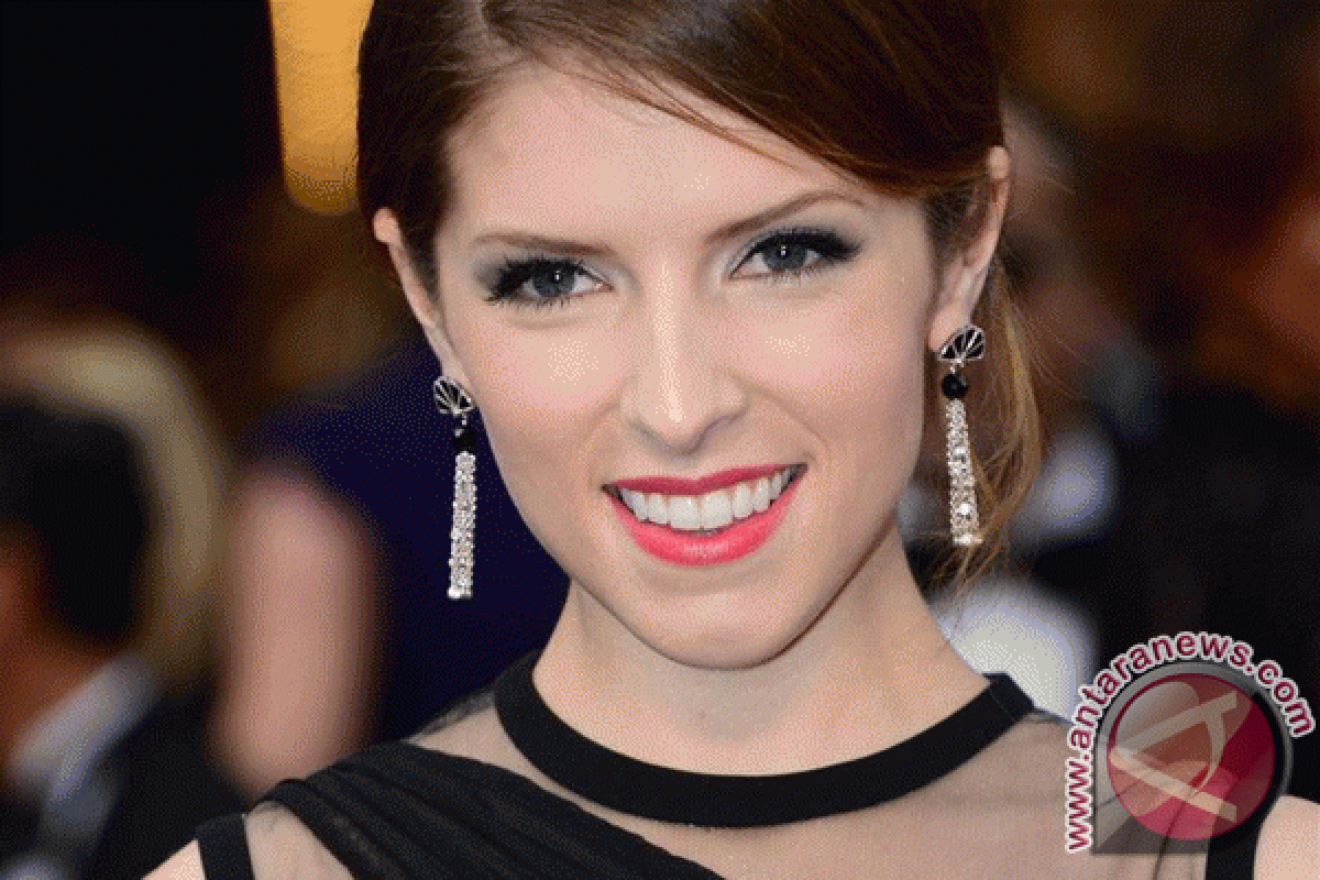 Anna Kendrick turut bawakan Oscar