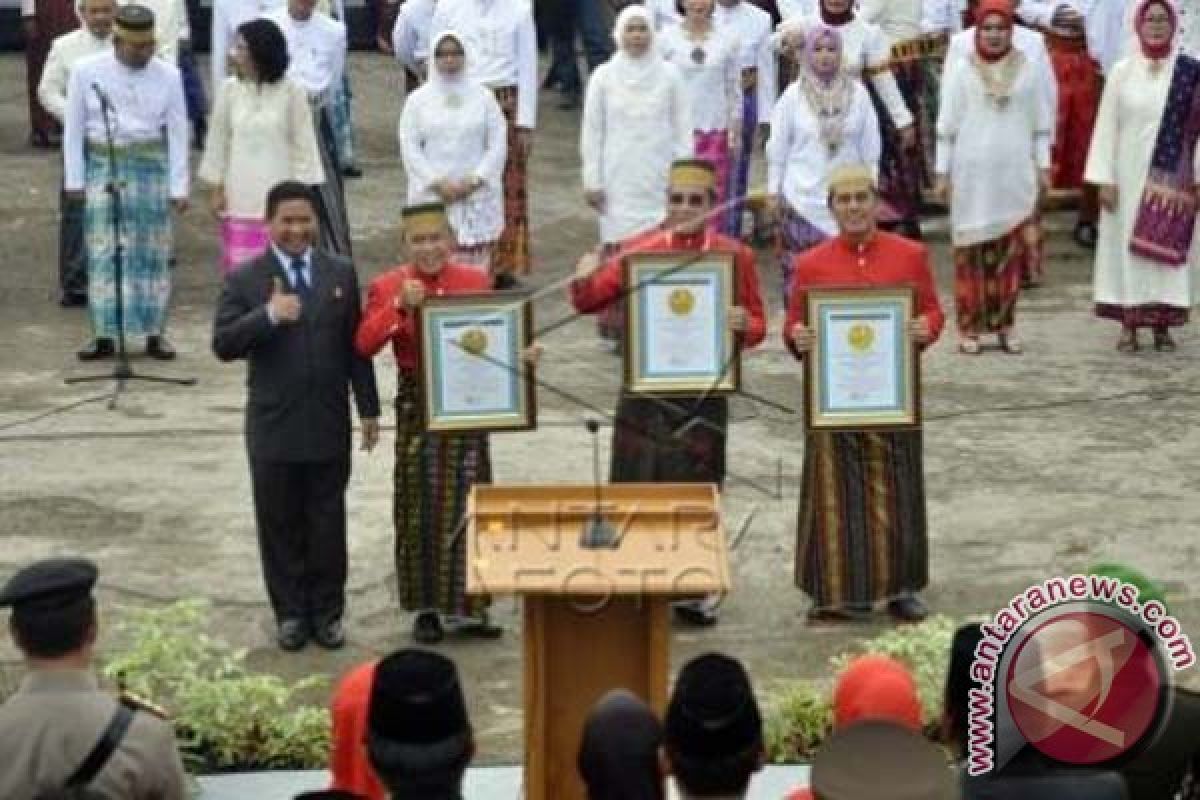 TERIMA PENGHARGAAN PRESTASI DUNIA