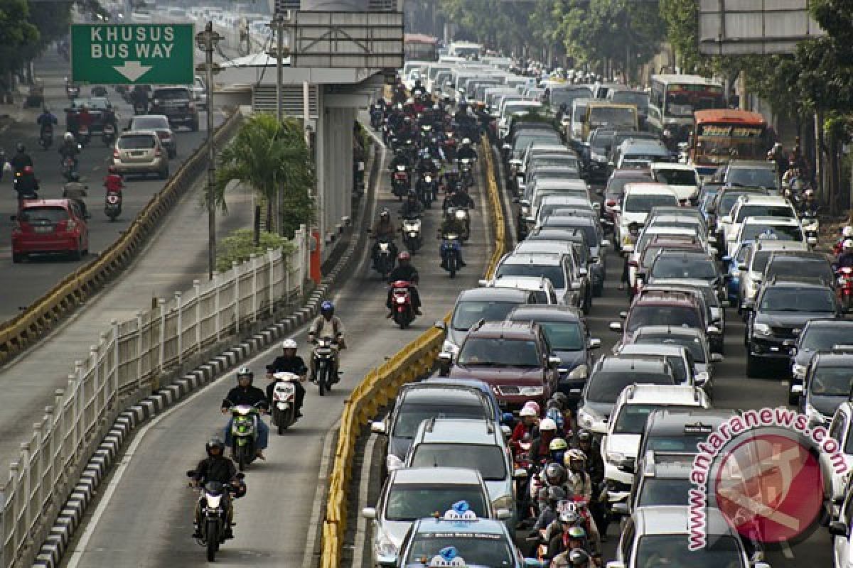 Bus transjakarta harus khusus dalam UU Lalu-lintas