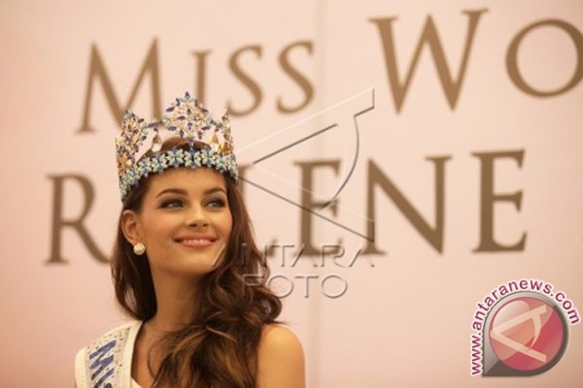 Cantik versi Miss World Rolene Strauss