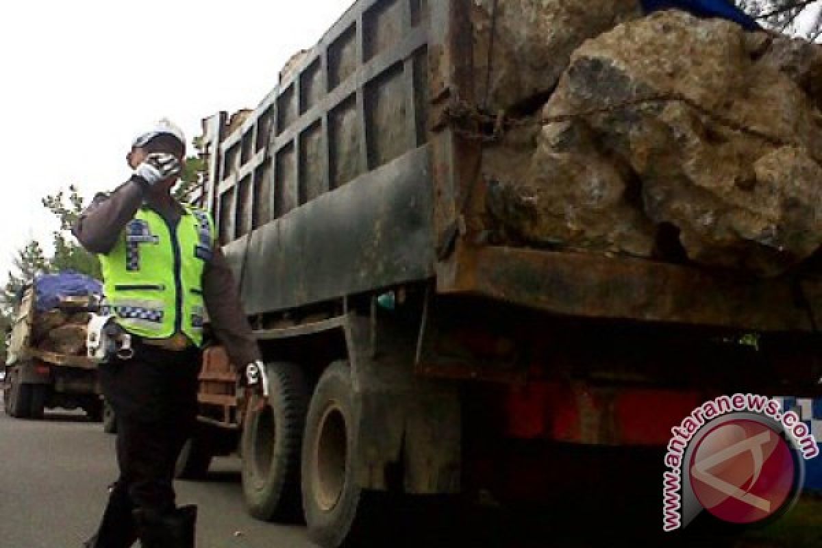 Polisi Tangkap 119 Ton Batu Gunung di Aceh Barat 