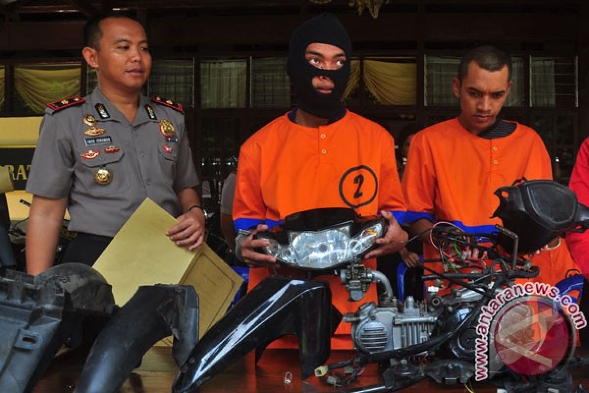 Dua pengamen pencuri motor ditangkap