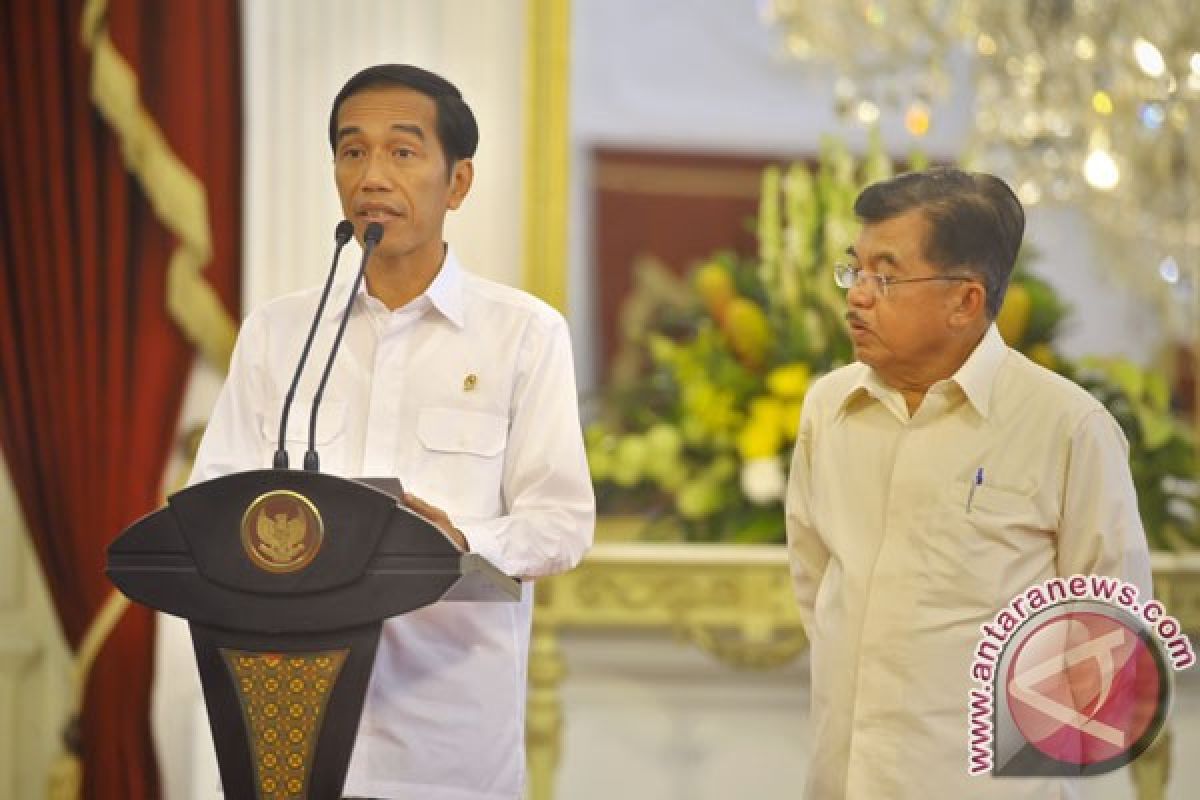 Jokowi angkat tiga anggota sementara pimpinan KPK