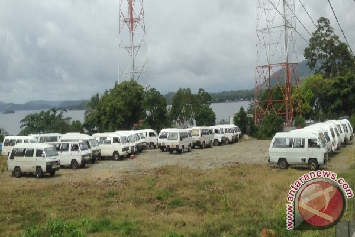 Angkutan umum rute Sentani-Waena mogok beroperasi