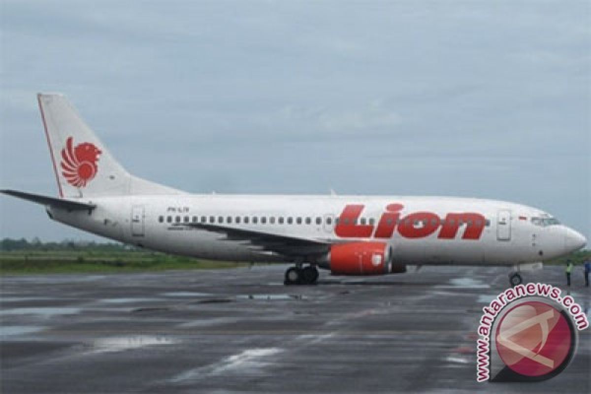 Lion Air plane overruns at Juanda Airport