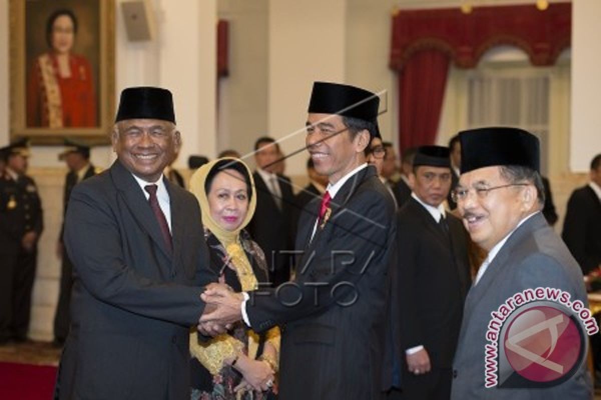 Presiden Lantik Tiga Plt Pimpinan KPK