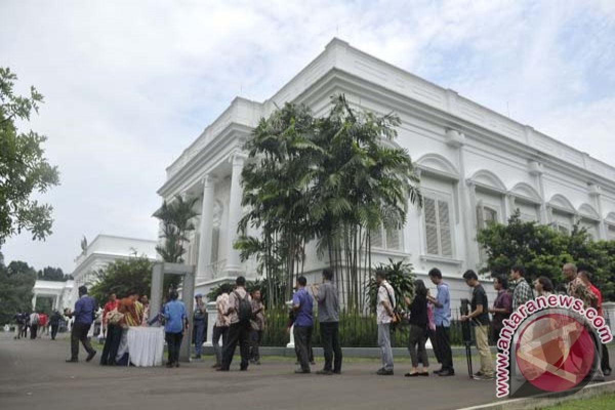 Pengunjung Istana Bogor diimbau bersepatu jangan pakai sandal