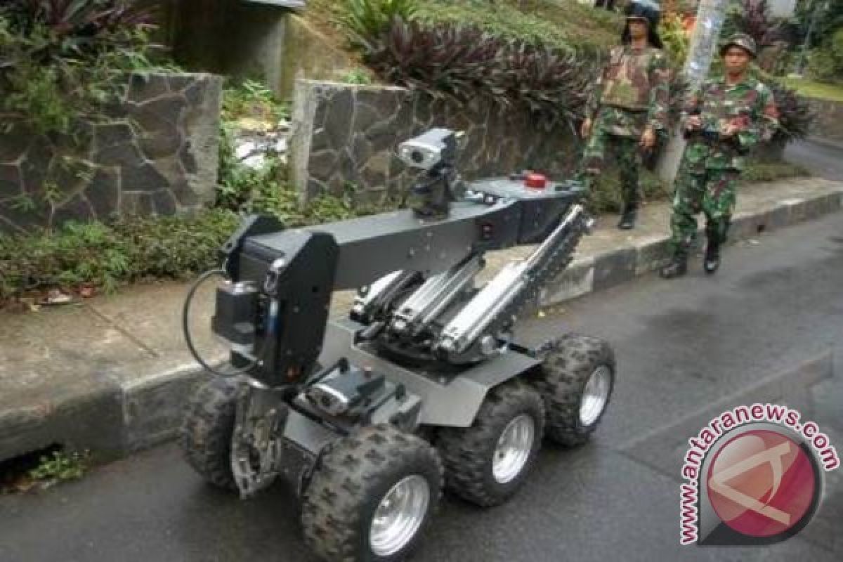 Pangdam Cenderawasih inspeksi robot jihandak Denzipur X/KYD