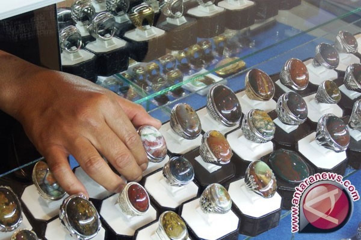 Pemkot Palangka Raya Diminta Tata Pedagang Batu Akik 