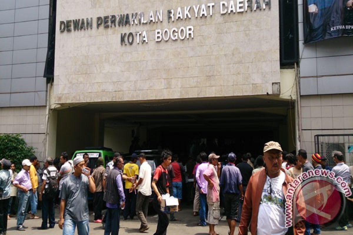 Warga Terminal Baranangsiang 