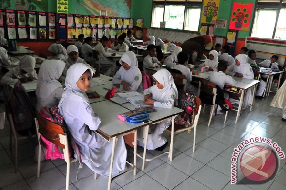 Sekolah di Aceh Barat kembali aktif Senin