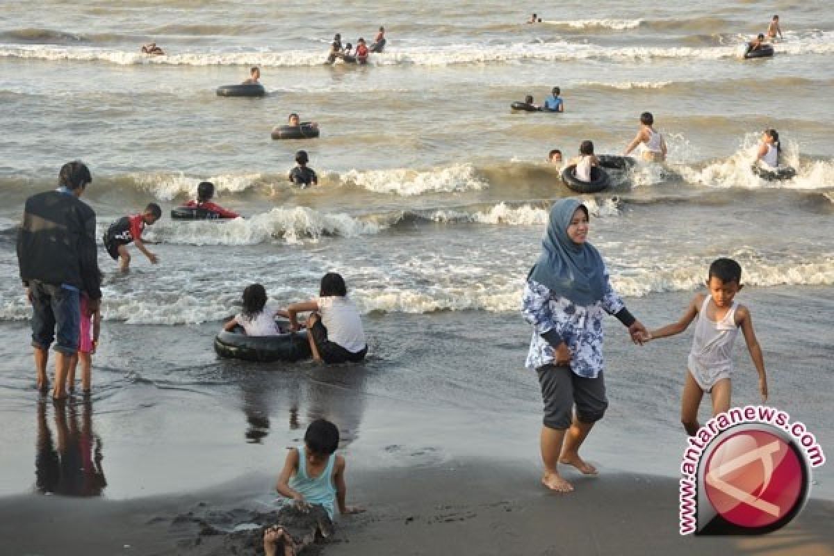 Pekalongan Kembangkan Wisata Pantai