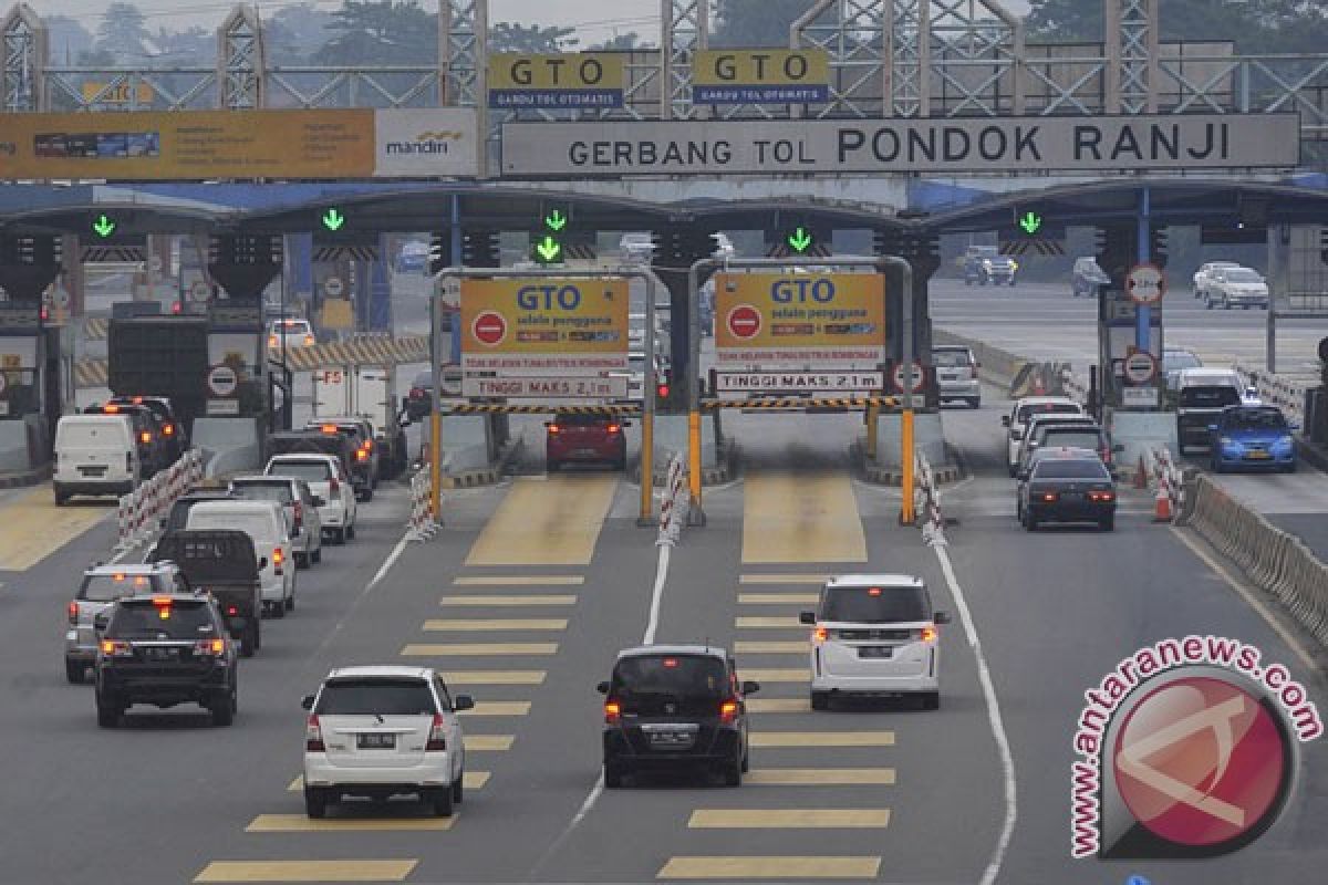 Libur panjang, tol Tangerang-Merak makin ramai