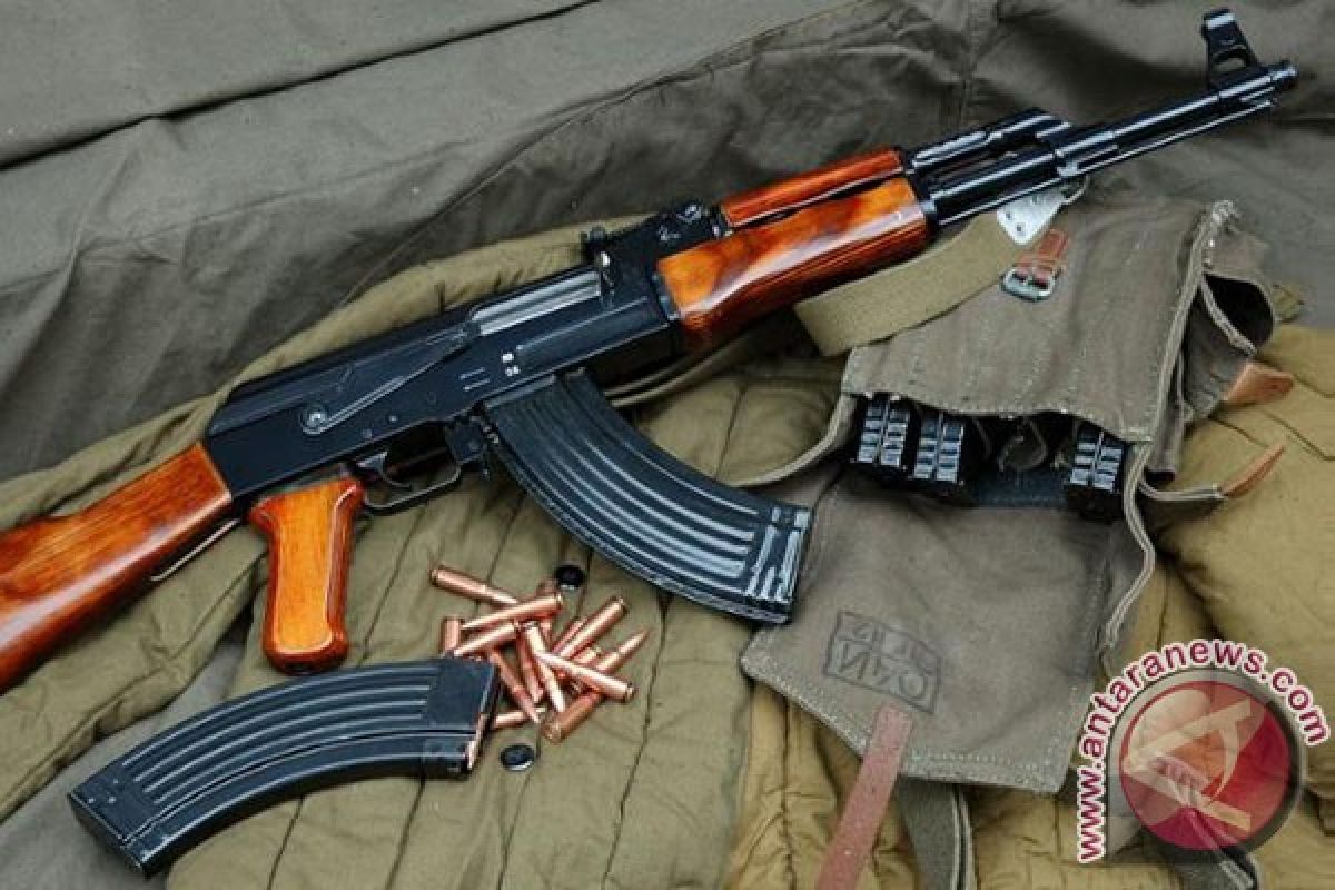 Foto anak TK tenteng AK-47 picu kemarahan di Rusia