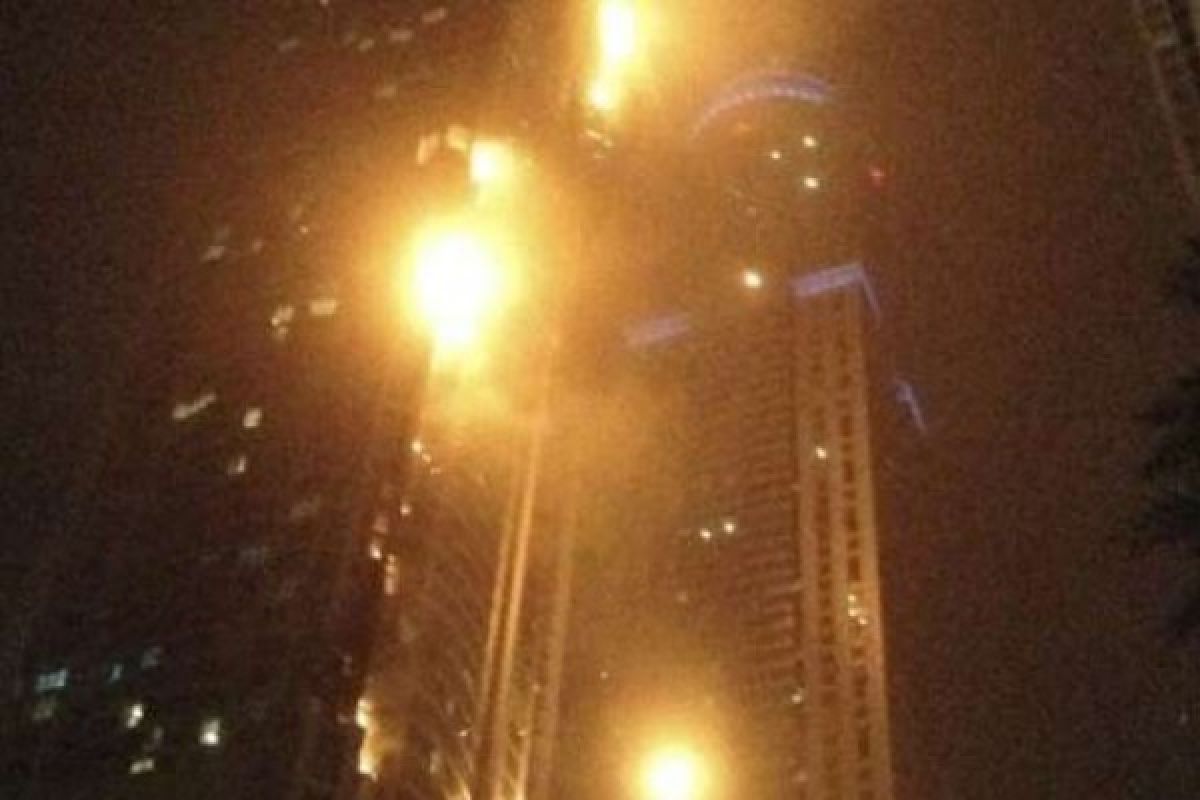 Gedung Pencakar Langit 79 Lantai Di Dubai Terbakar