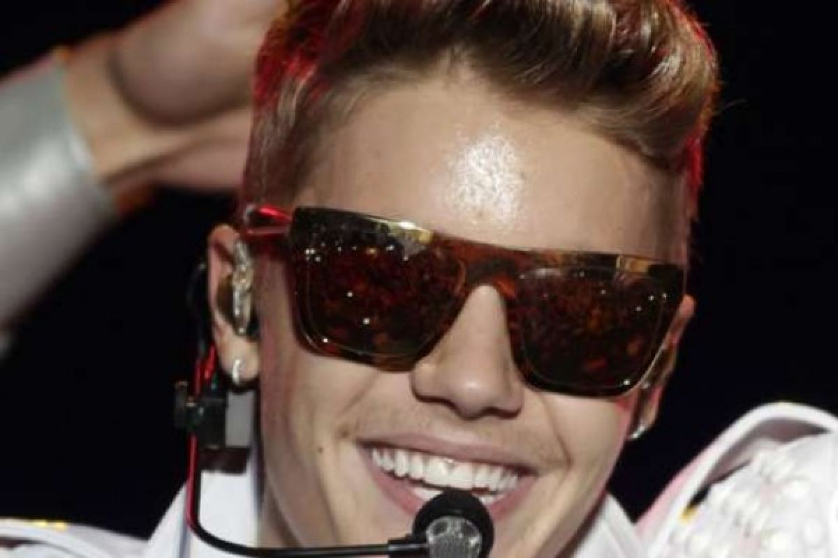 Sepatu Nike Justin Bieber Terjual Fantastis Saat Lelang Amal