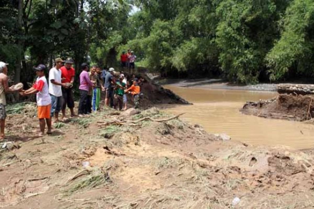 Petambak Sidoarjo Desak Pemerintah Normalisasi Sungai