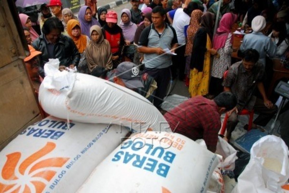 Stok Beras Di Kota Tangerang Menurun