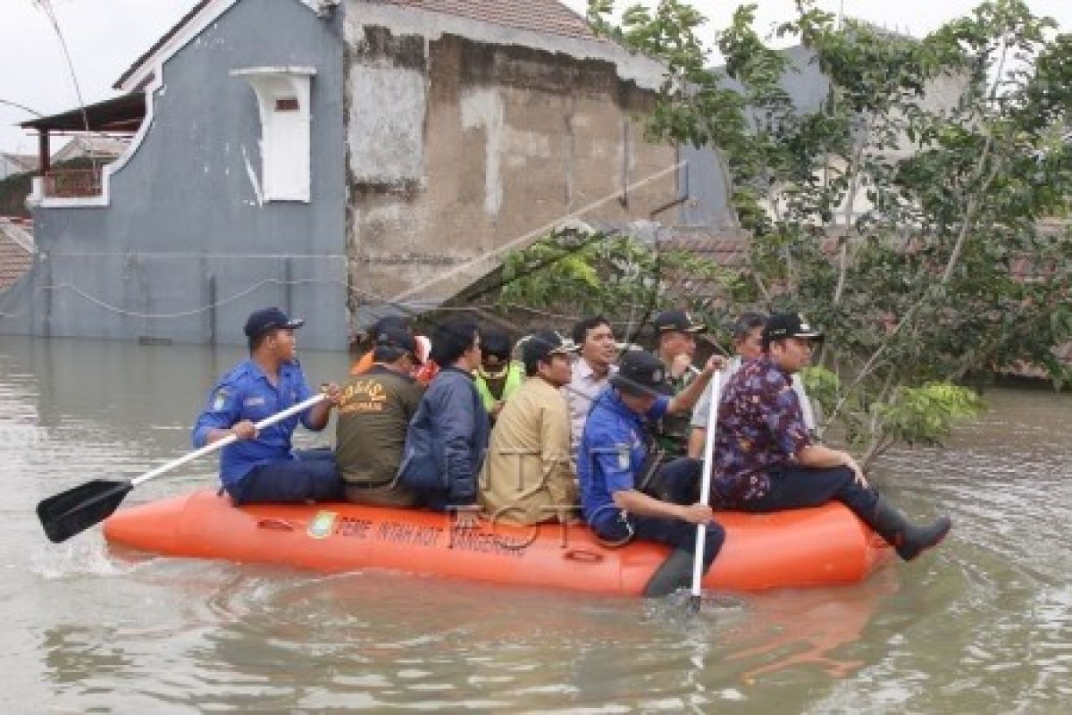 Wali Kota Tangerang Pantau Banjir