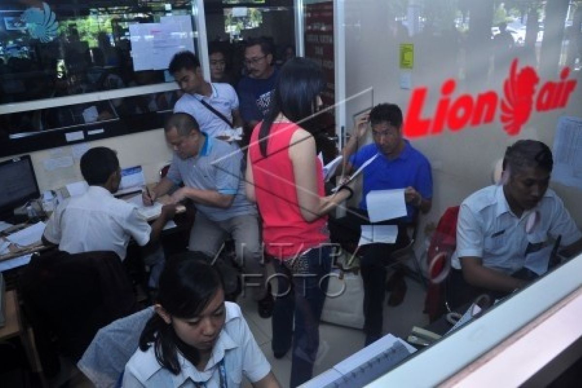 Loket Lion Air Dijadikan Tempat Menunggu Penumpang