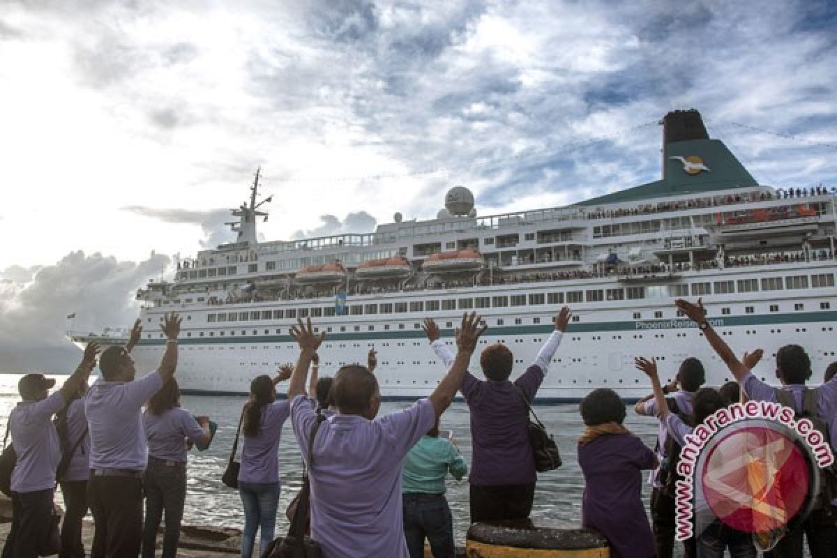 Bawa 900 wisman, kapal pesiar MS Albatros sandar di Sabang