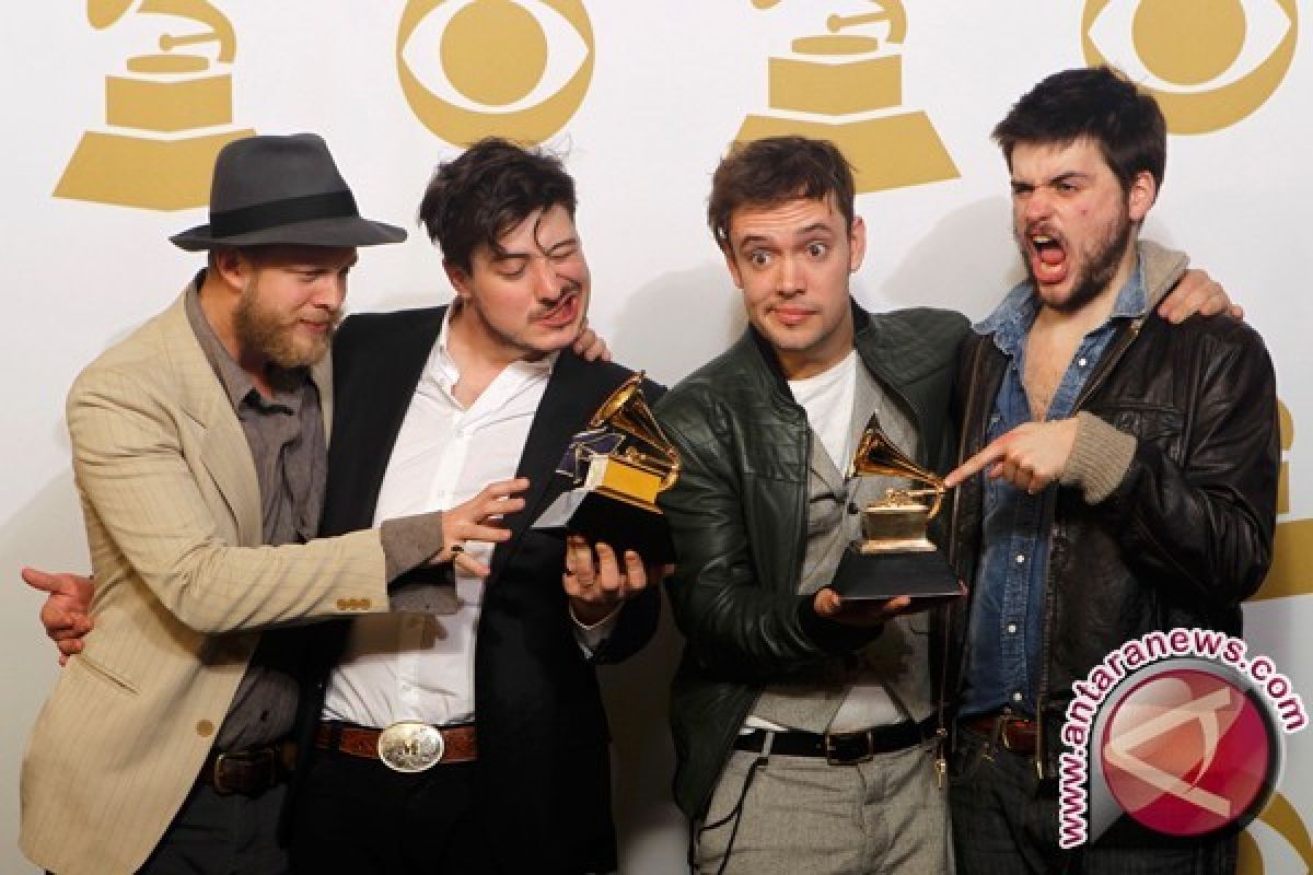 Mumford & Sons Ungkap Album "Wilder Mind"