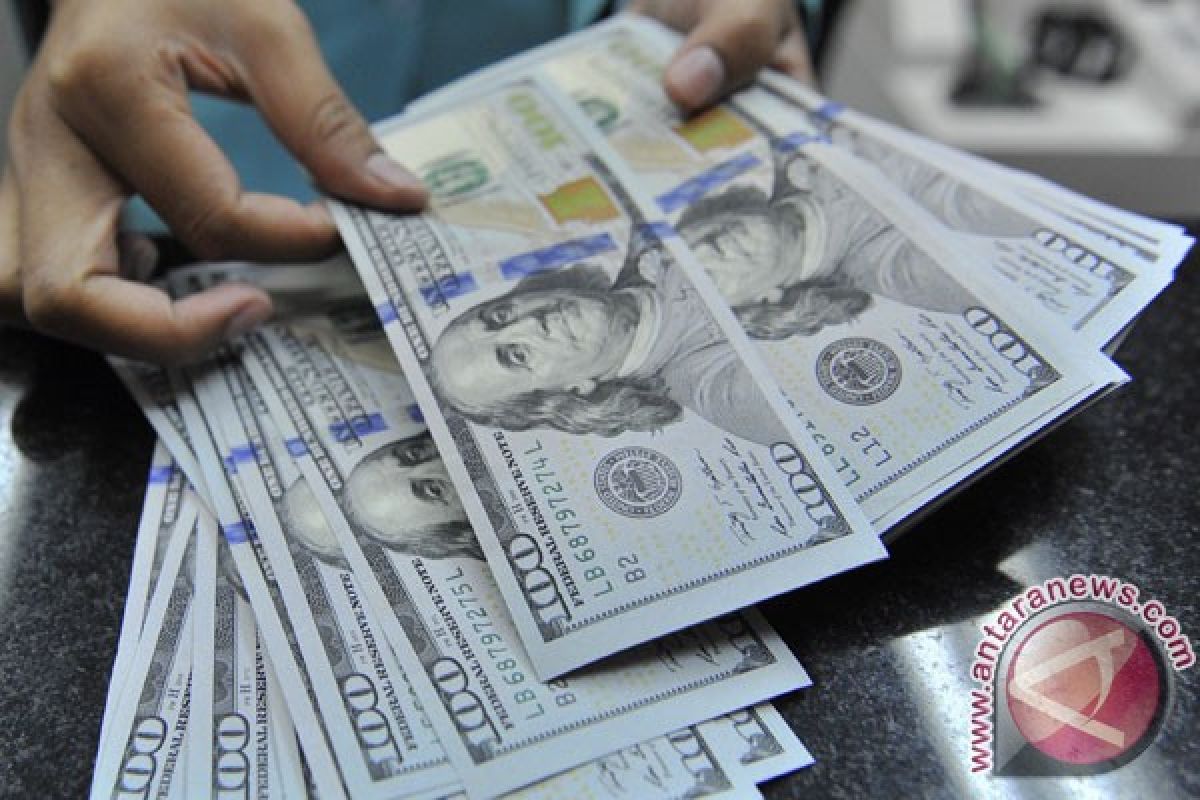 Rupiah senin pagi menguat ke posisi Rp13.310