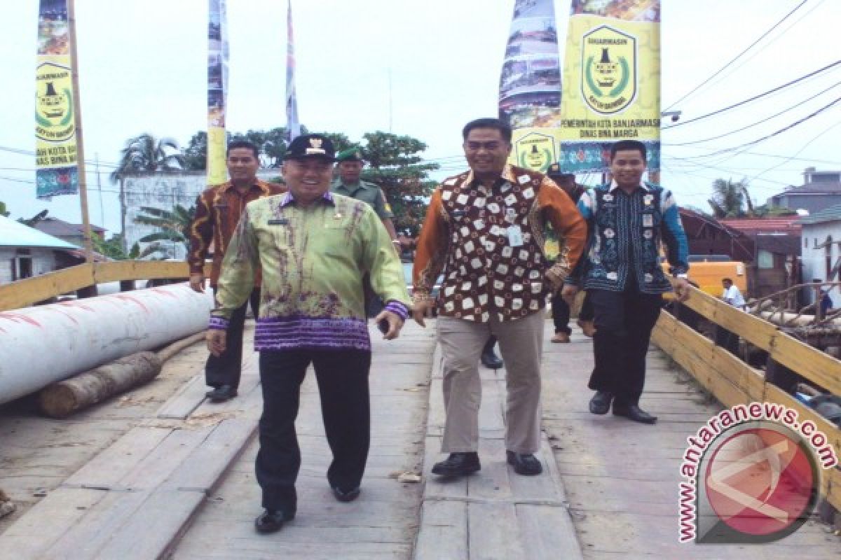 Wali Kota Resmikan Jembatan Sungai Andai