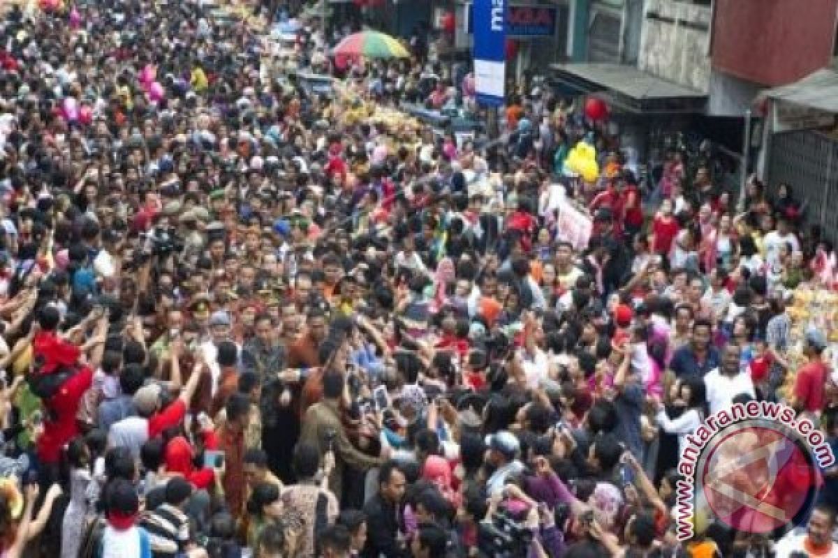 Presiden Jokowi Lepas Pawai Cap Go Meh