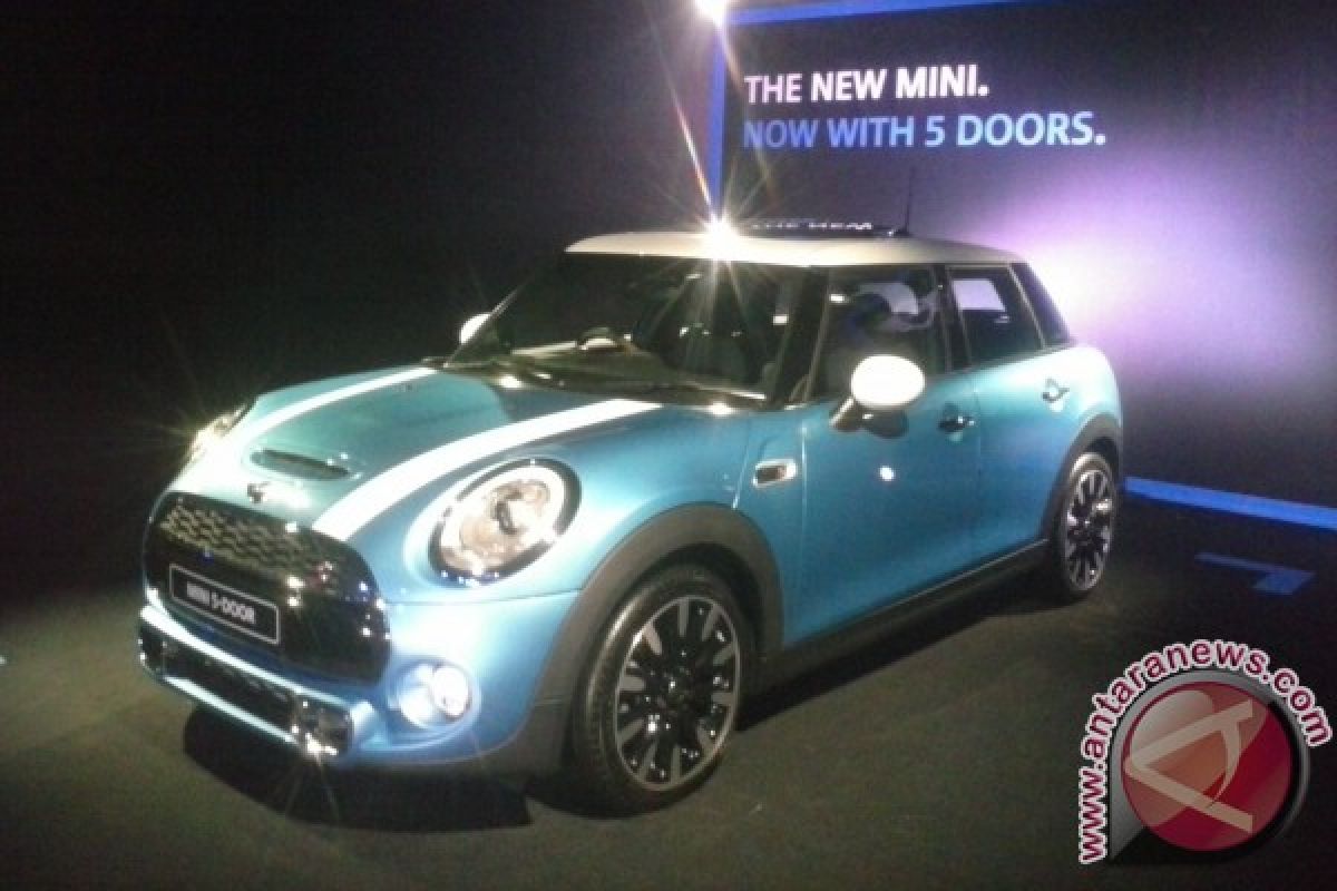 Mini Cooper hadirkan varian lima pintu