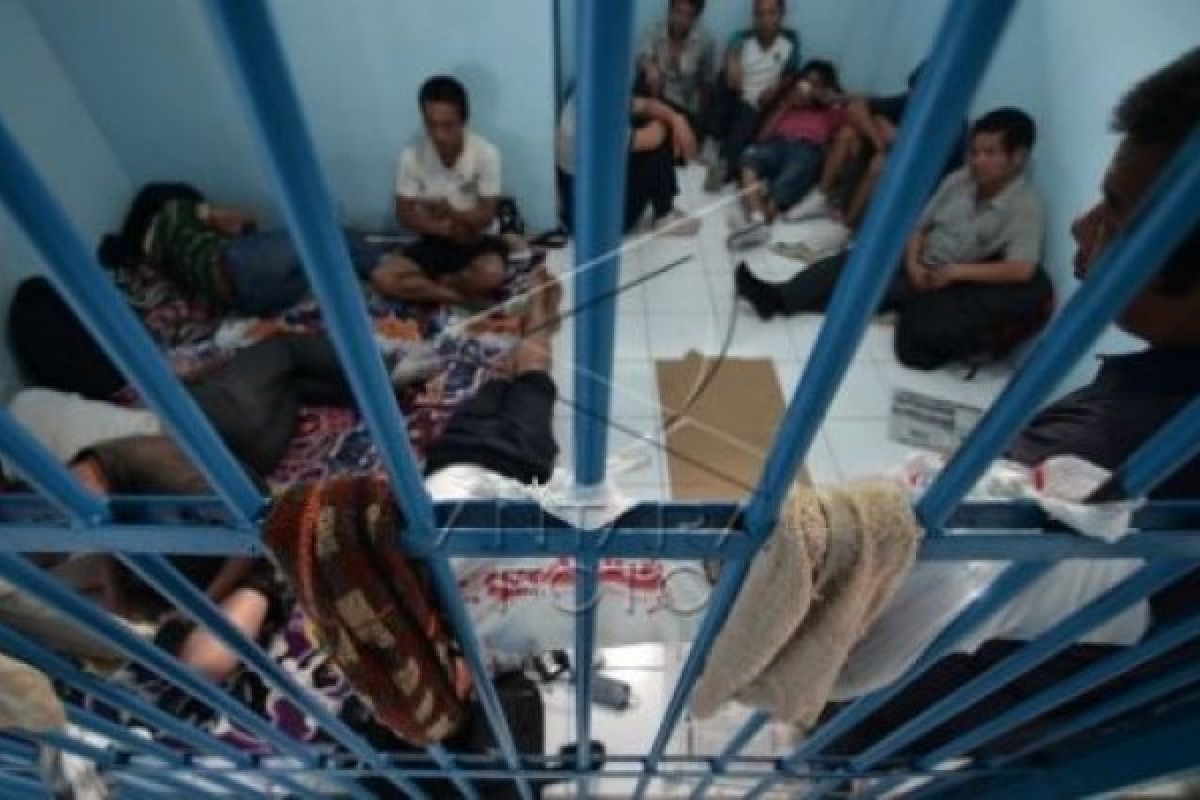 Imigrasi Palembang Tangkap 10 WNA Ilegal