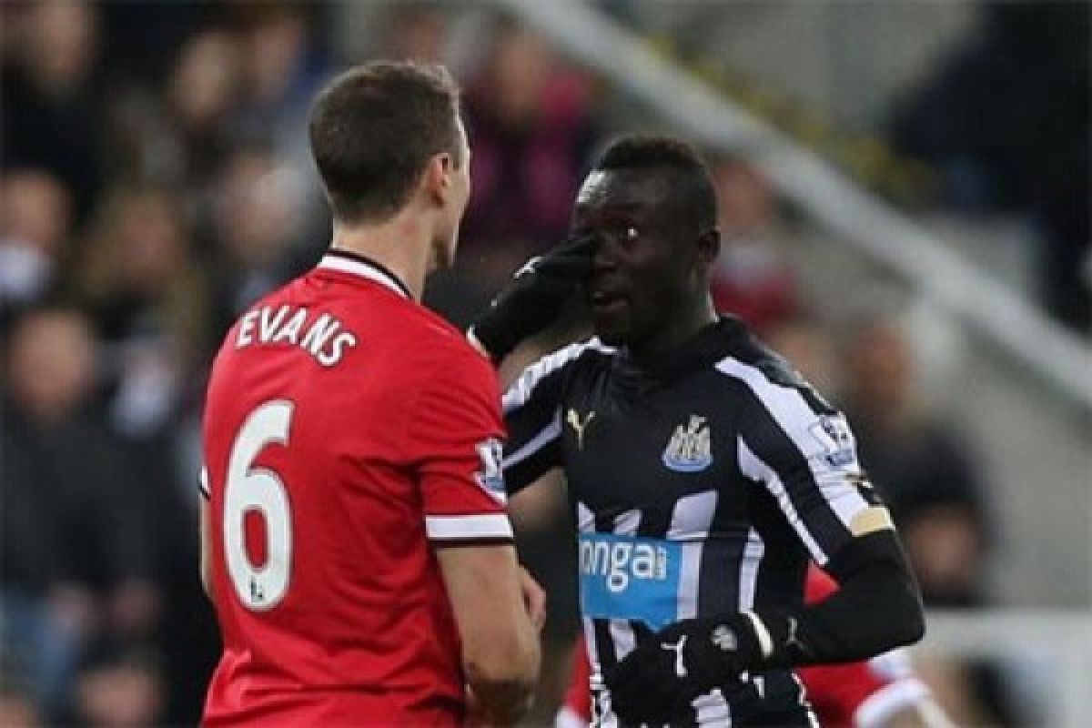 Jonny Evans direkrut West Brom dari MU