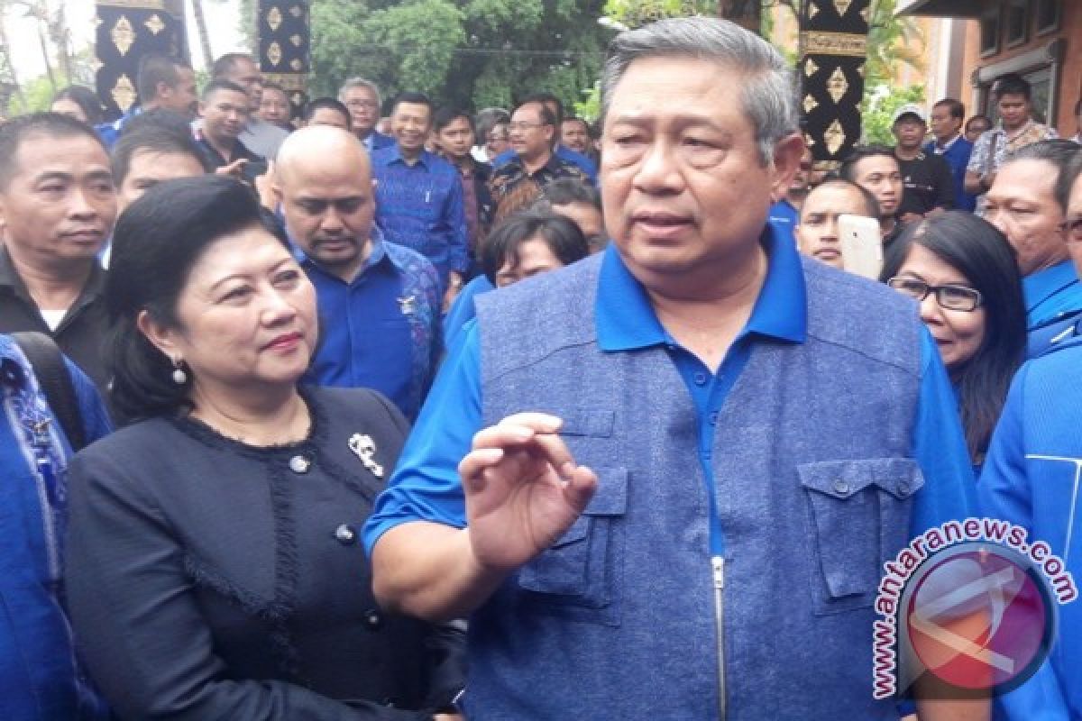 Yudhoyono Disambut Kader Demokrat Di Denpasar