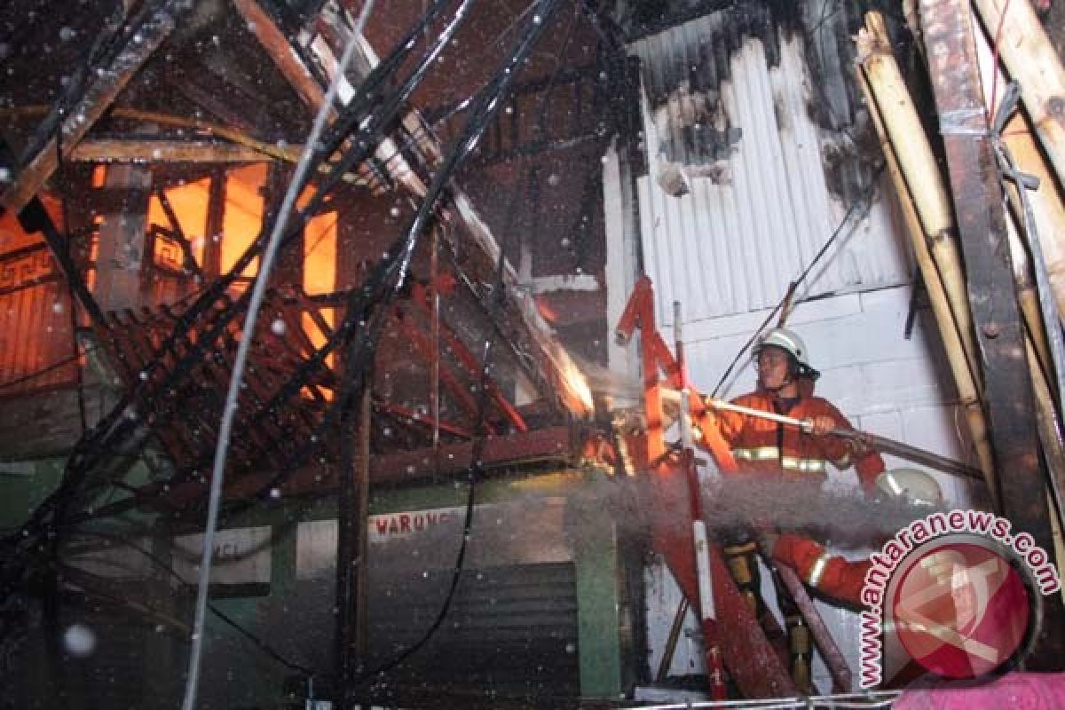 Korban kebakaran Jati Bunder butuh makanan bayi dan air bersih