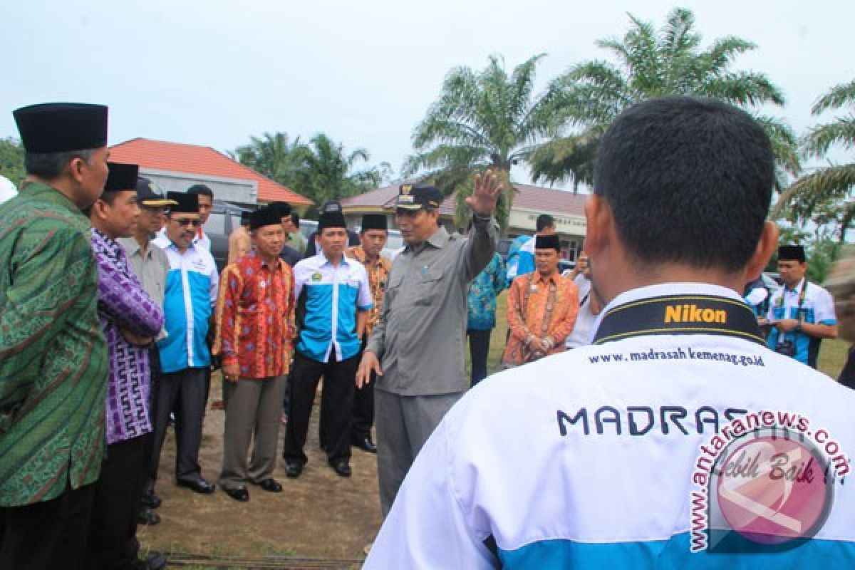 Pemkab Kaur dan Kemenag tukar guling MIN Bintuhan