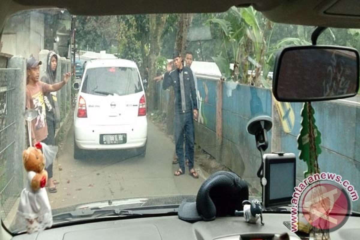 Puncak Macet Pungutan Liar Resahkan Pengendara