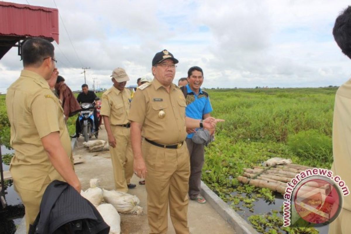 Lima Desa Terisolir Terhubung Jalan Titian Beton