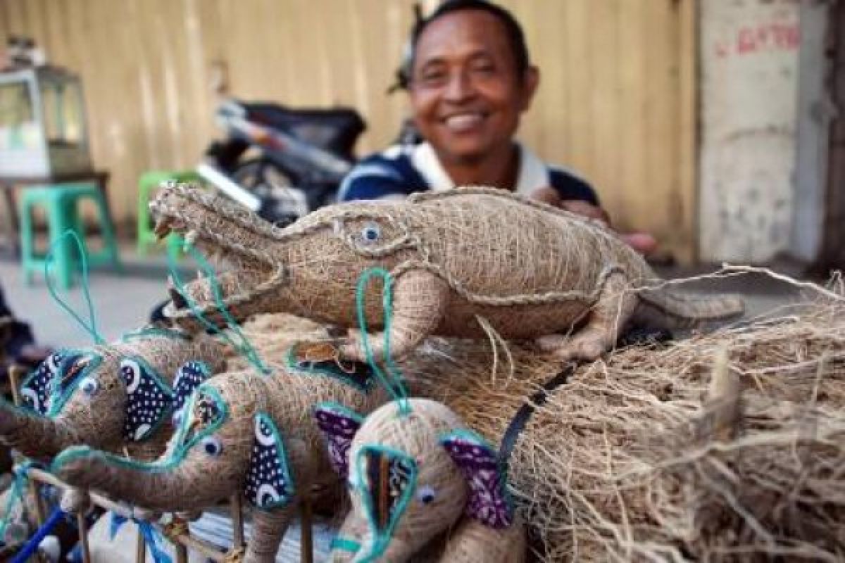 Kerajinan Akar Wangi Semakin Diminati