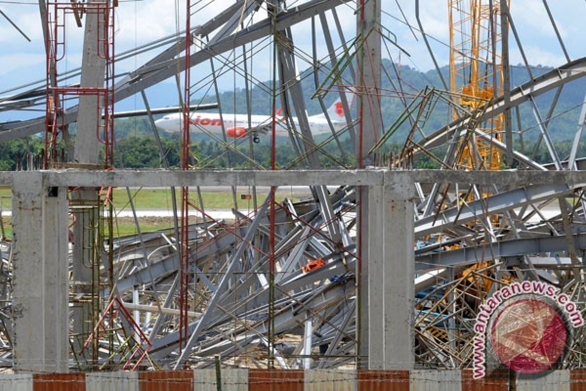 Komisi V DPR RI prihatin rubuh hanggar di Bandara Hasanuddin