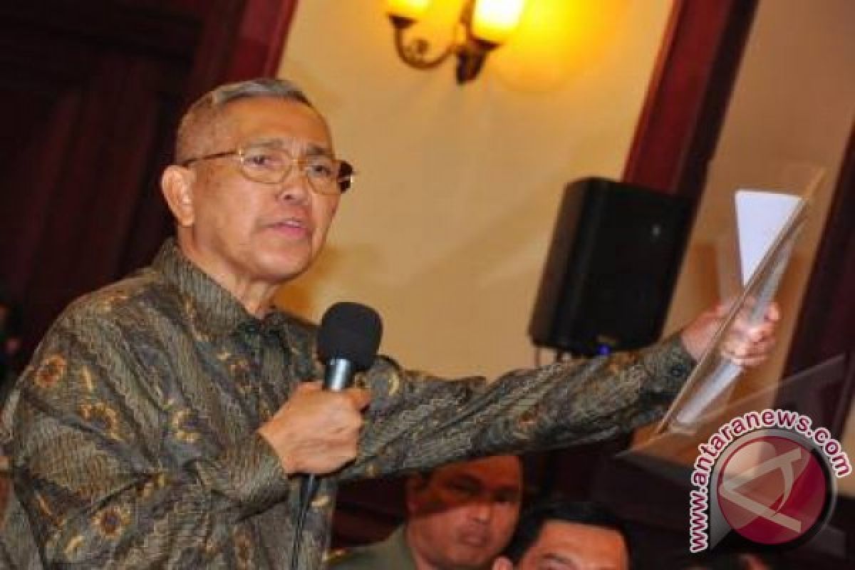 Try Sutrisno: Jangan tersinggung atas penolakan Panglima TNI 