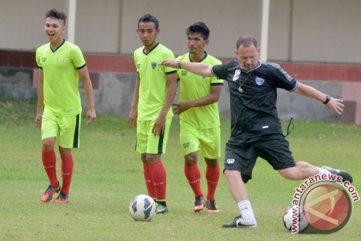 Arema tundukkan PBR 2-0 di BIC