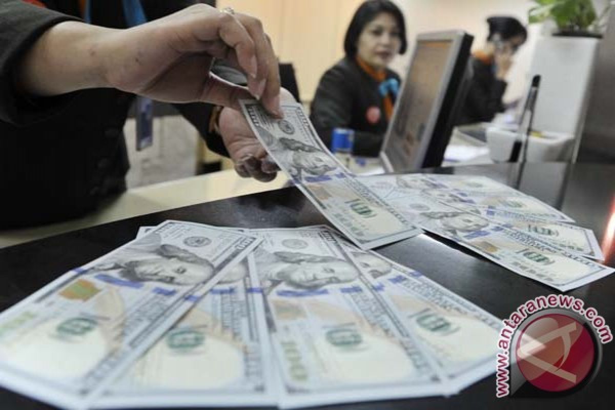 Rupiah Jumat sore melemah, Rp13.044/dolar AS