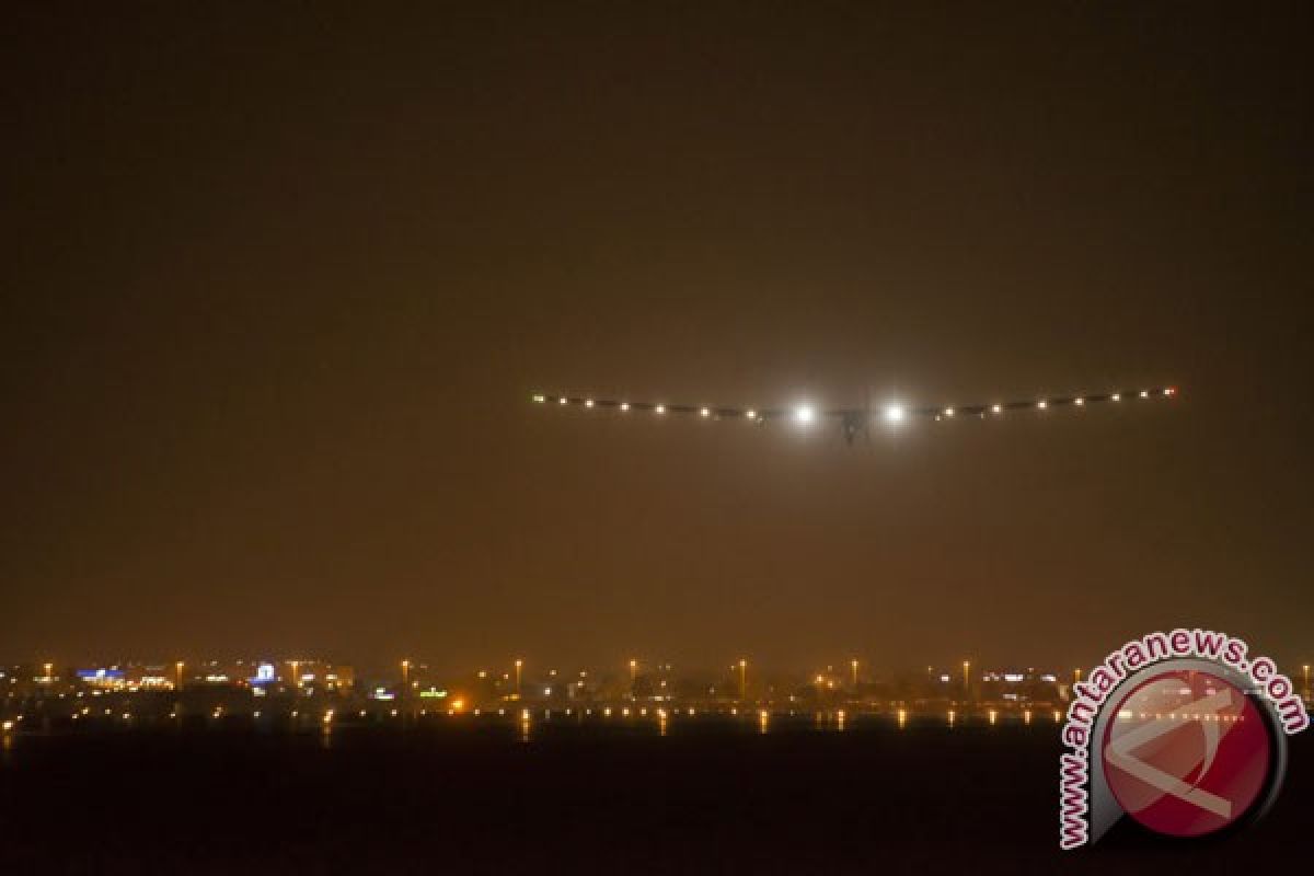 Pesawat tenaga surya "Solar Impulse 2" mendarat di Mesir