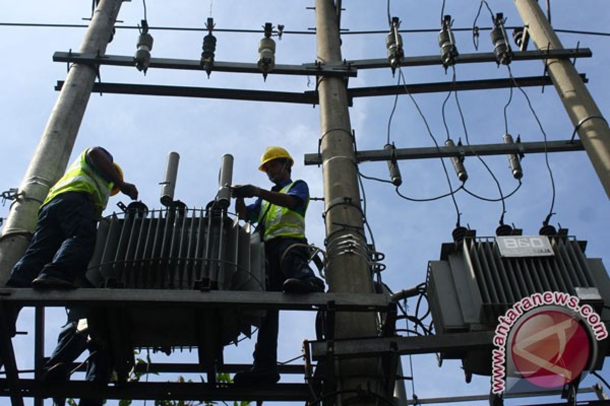 PLN berlakukan diskon tarif malam tiga tahun